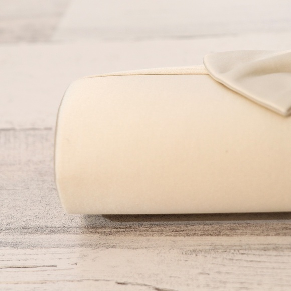 Badgley Mischka Rhinestone Bow Guile Clutch Ivory  Evening Bag - Picture 11 of 13